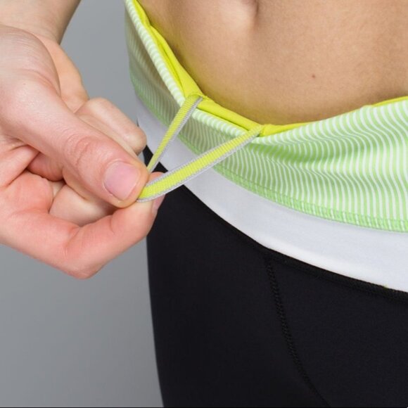 Lululemon Run: Inspire Crop II Black & Green - Picture 3 of 16